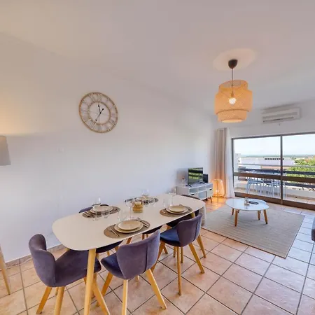 Apartment T2 Renovated With Ocean View Vilamoura Quarteira
