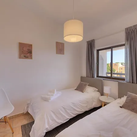 Apartment T2 Renovated With Ocean View Vilamoura