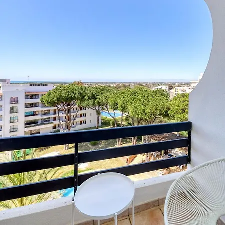 T2 Renovated With Ocean View Vilamoura Apartment