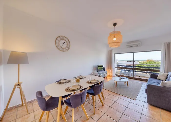 Apartment T2 Renovated With Ocean View Vilamoura Quarteira