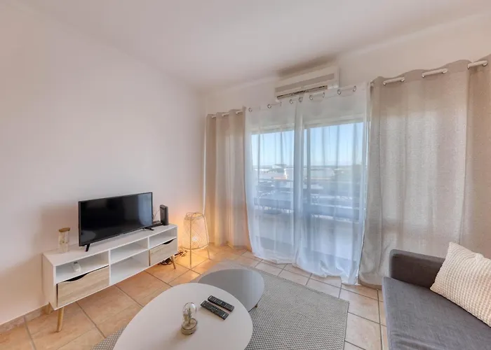 Apartment T2 Renovated With Ocean View Vilamoura *