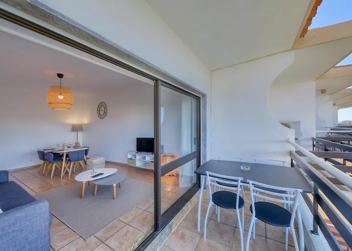 Apartment T2 Renovated With Ocean View Vilamoura